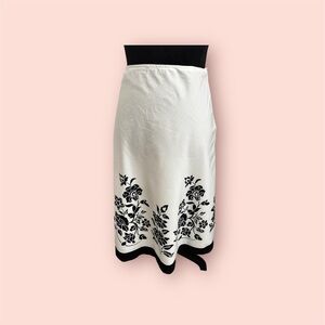 Rafaella Black and White Floral A-Line Skirt, Zipper Closure Women’s size 14
